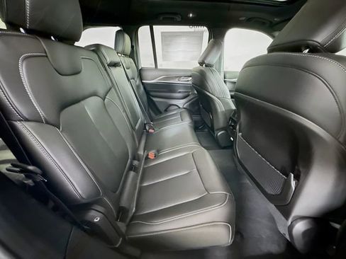 New 2025 Jeep Grand Cherokee Limited w/ Black Appearance Package AWD/4WD image 28