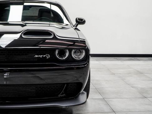 Used 2023 Dodge Challenger SRT Hellcat w/ Driver Convenience Group image 4