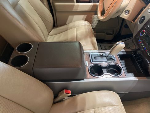 Used 2014 Ford Expedition EL XLT w/ Equipment Group 202A AWD/4WD image 6