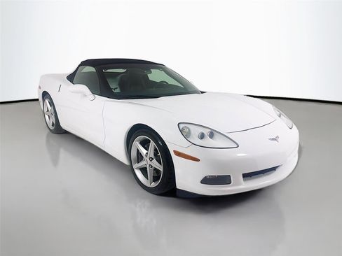 Used 2011 Chevrolet Corvette Convertible w/ Preferred Equipment Group RWD image 26