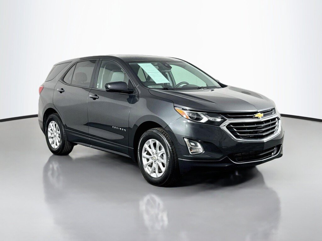 Used 2020 Chevrolet Equinox LS w/ LPO, Cargo Package AWD/4WD image 7