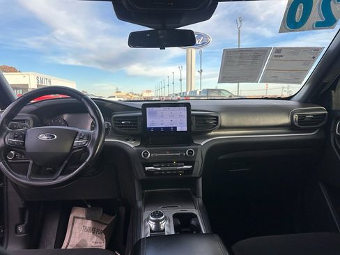 Used 2020 Ford Explorer XLT image 13