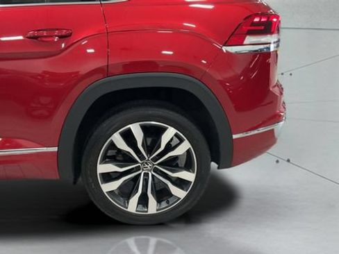 Used 2020 Volkswagen Atlas Cross Sport SEL R-Line AWD/4WD image 35