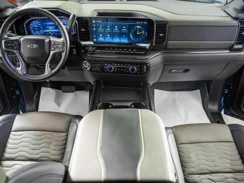 Used 2024 Chevrolet Silverado 2500 ZR2 w/ Technology Package image 25