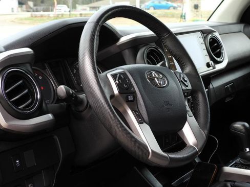 Used 2020 Toyota Tacoma SR5 image 41