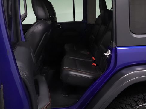 Certified 2018 Jeep Wrangler Unlimited Rubicon AWD/4WD image 10