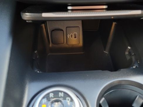 Used 2025 Ford Explorer ST-Line image 36