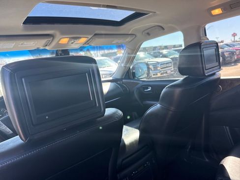 Used 2015 INFINITI QX80 Luxe w/ 22" Wheel Package image 8