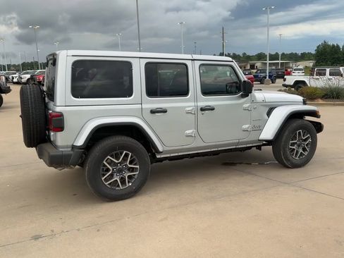 Used 2024 Jeep Wrangler Sahara w/ Technology Group image 4