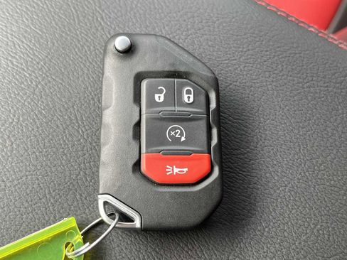 Used 2023 Jeep Wrangler Unlimited Rubicon 4xe AWD/4WD image 28