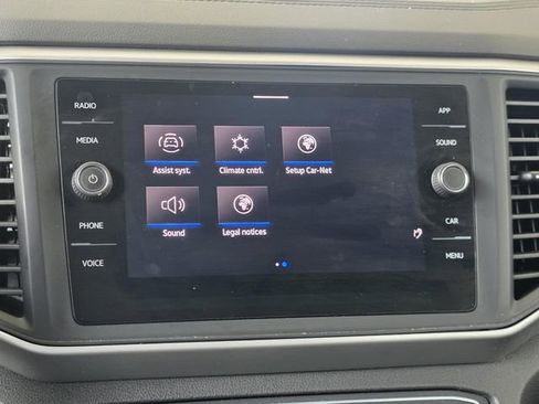 Used 2021 Volkswagen Atlas Cross Sport SE w/ Panoramic Sunroof Package FWD image 17