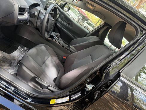 Used 2025 Toyota Prius LE image 22