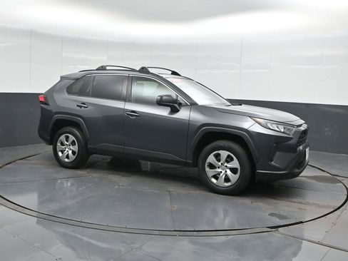 Used 2021 Toyota RAV4 LE w/ Carpet Mat Package (TMS) image 4
