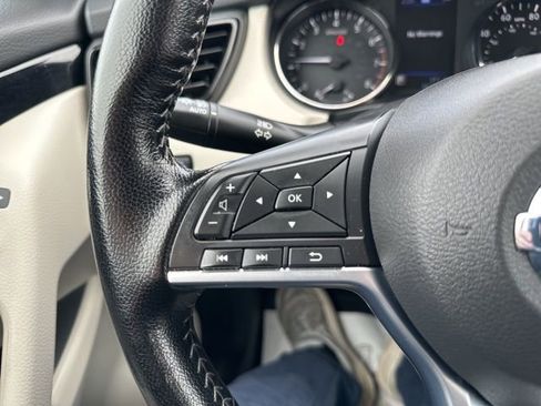 Used 2022 Nissan Rogue Sport SL image 19