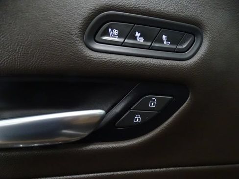 Certified 2022 Cadillac Escalade Premium Luxury AWD/4WD image 5