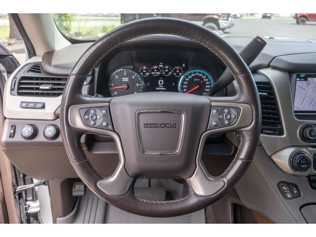 Used 2019 GMC Yukon Denali w/ Denali Ultimate Package AWD/4WD image 24
