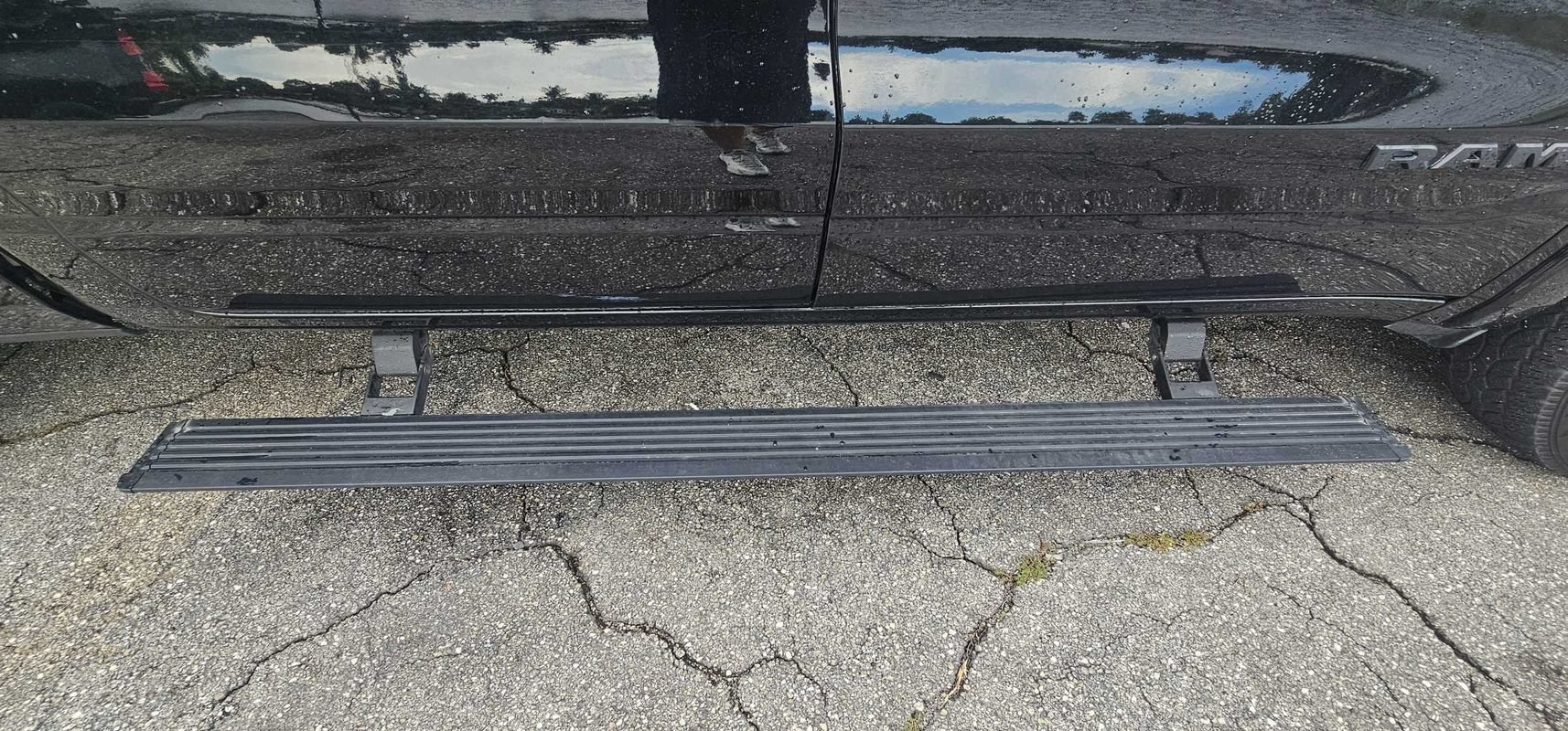 Used 2020 RAM 1500 Limited w/ Black Appearance Package AWD/4WD image 27
