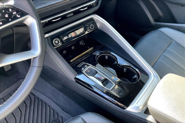 Used 2025 Audi Q5 Premium w/ Convenience Package AWD/4WD image 18