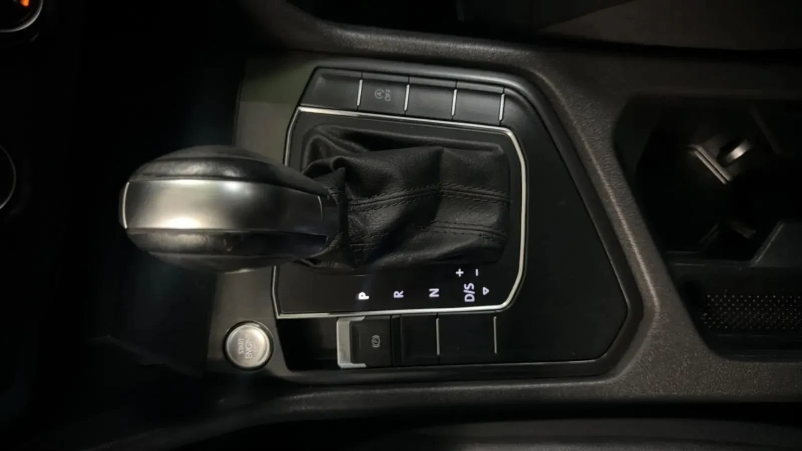 Used 2019 Volkswagen Tiguan S FWD image 12
