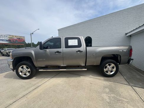 Used 2013 Chevrolet Silverado 2500 LT AWD/4WD image 2