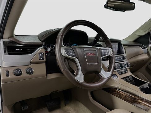 Used 2017 GMC Yukon SLT w/ Open Road Package image 10