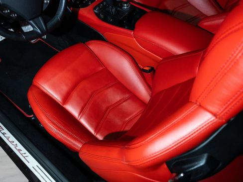 Used 2018 Maserati GranTurismo Sport RWD image 38