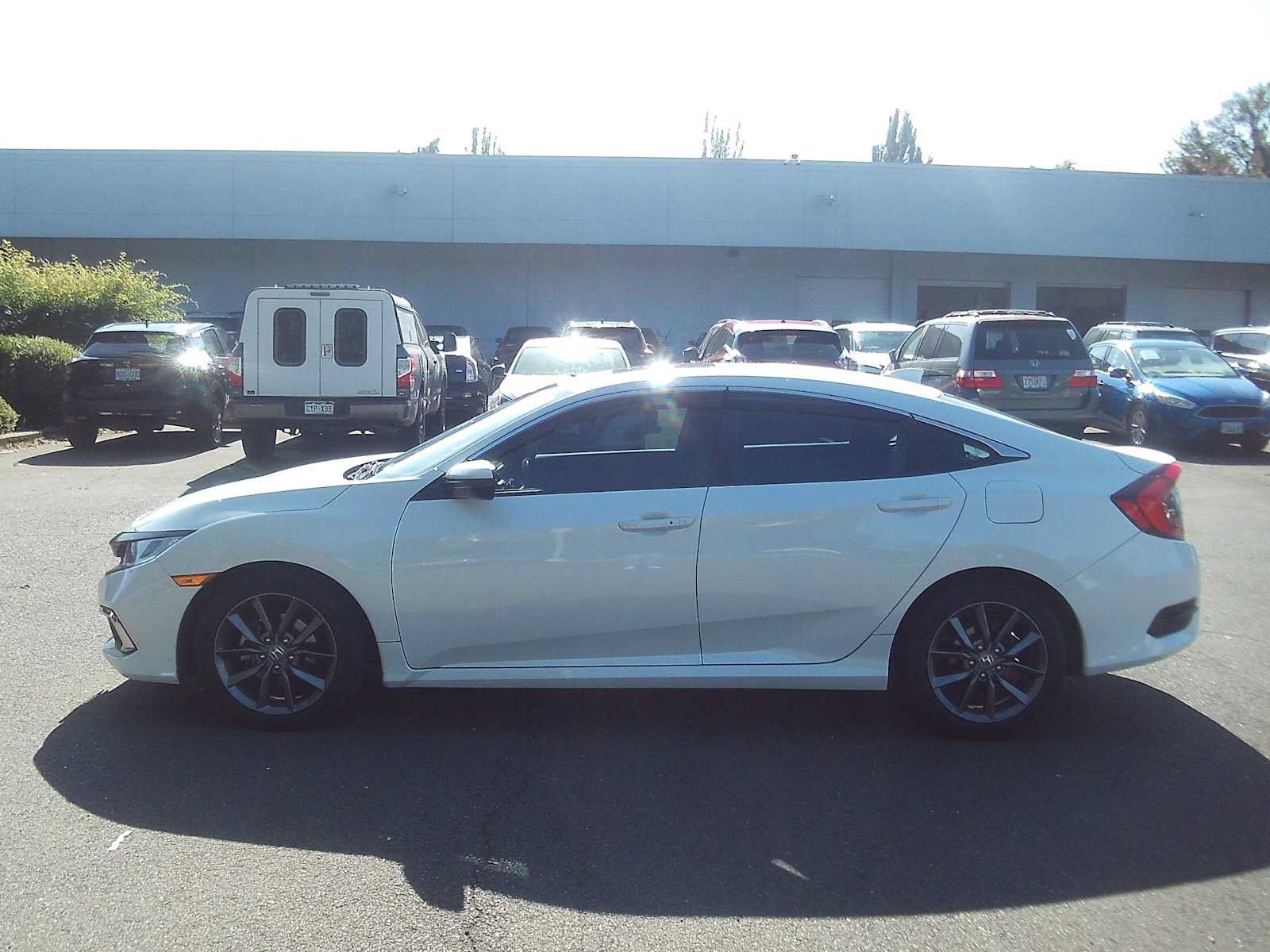 Used 2020 Honda Civic EX-L image 2