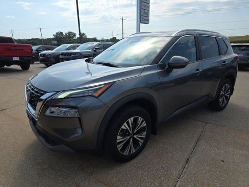 Used 2023 Nissan Rogue SV w/ SV Premium B Package AWD/4WD image 3