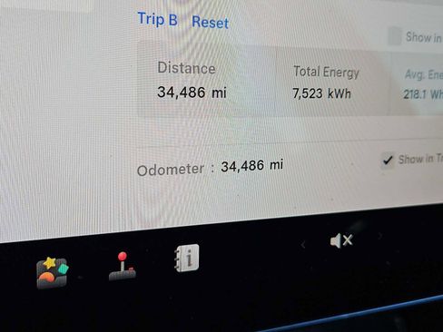 Used 2023 Tesla Model 3 Standard Range image 31