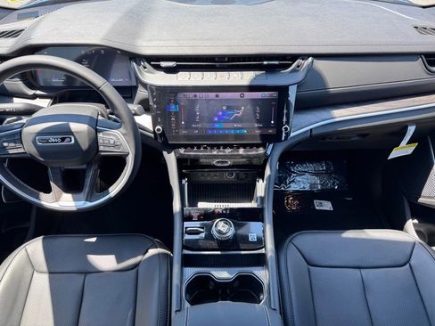 New 2026 Jeep Grand Cherokee Limited AWD/4WD image 11