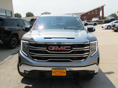 Used 2025 GMC Sierra 1500 SLT AWD/4WD image 13