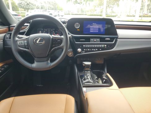 Used 2024 Lexus ES 350 w/ Premium Package image 12