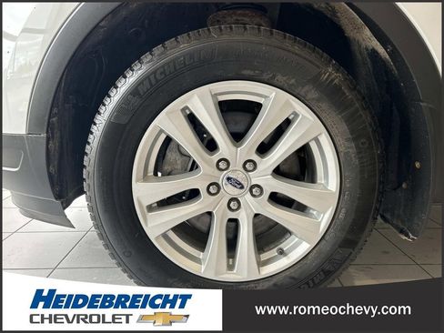 Used 2019 Ford Explorer XLT w/ Equipment Group 202A AWD/4WD image 7