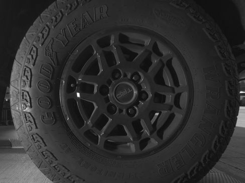 Used 2022 Toyota Tacoma TRD Pro AWD/4WD image 13