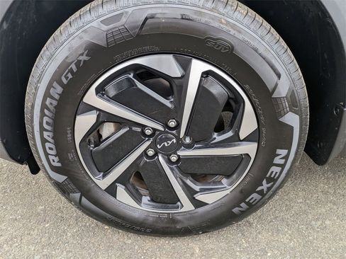 Used 2023 Kia Sportage LX image 9