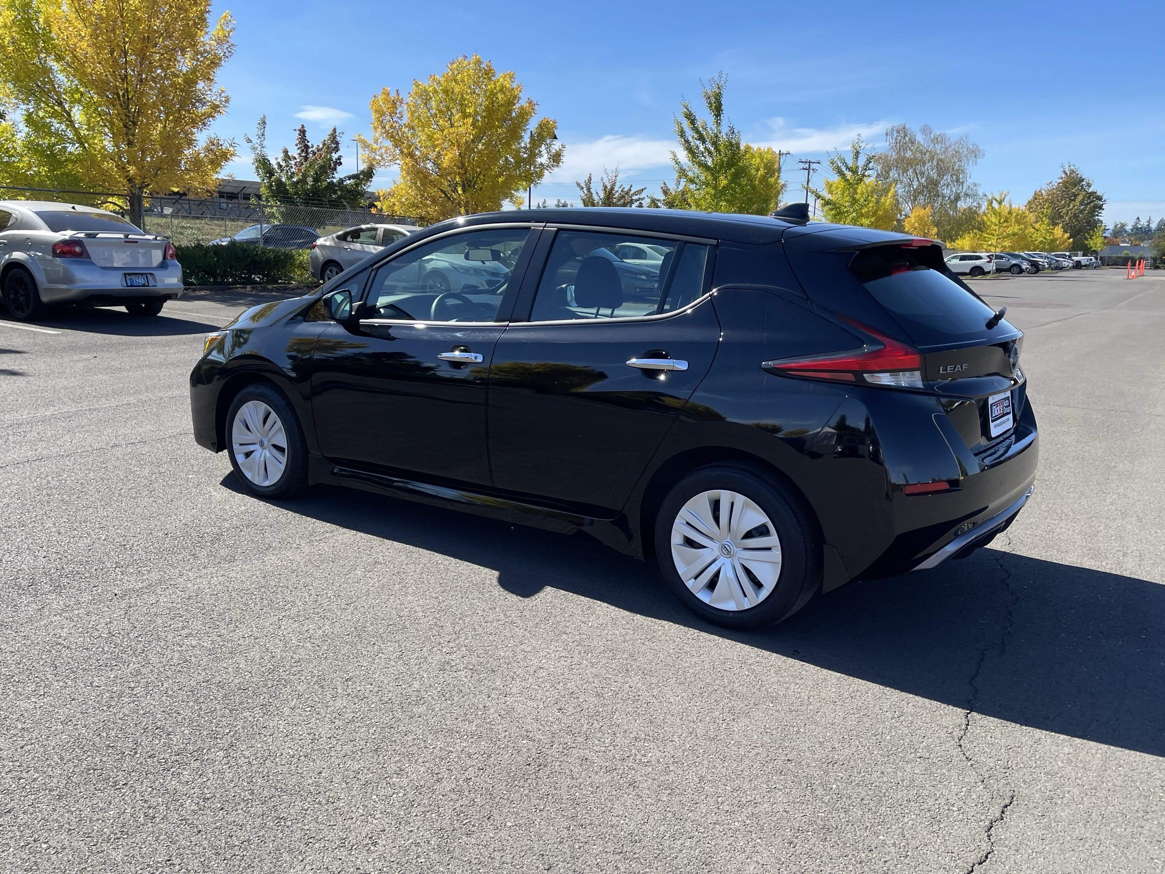 Used 2025 Nissan Leaf S FWD image 3