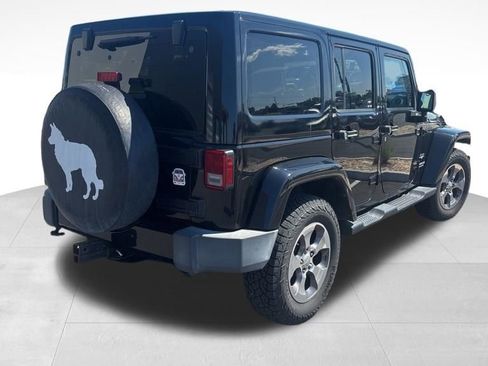 Used 2016 Jeep Wrangler Unlimited Sahara w/ Connectivity Group AWD/4WD image 5