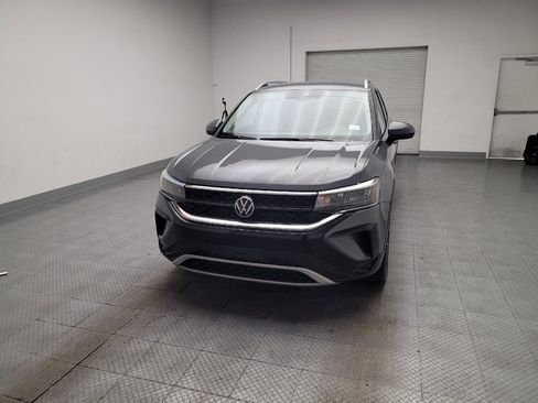 Used 2023 Volkswagen Taos SE w/ Black Wheel Package FWD image 15