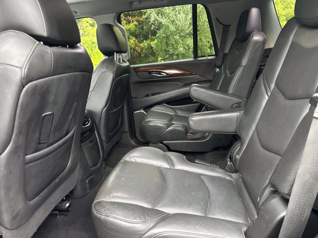 Used 2020 Cadillac Escalade Premium Luxury w/ Escalade Sport Edition AWD/4WD image 6