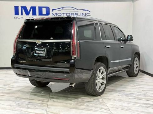 Used 2017 Cadillac Escalade Premium Luxury image 6