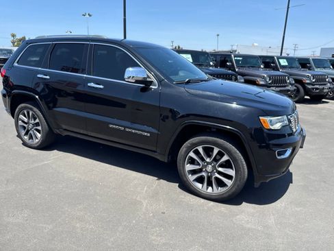 Used 2018 Jeep Grand Cherokee Overland RWD image 11
