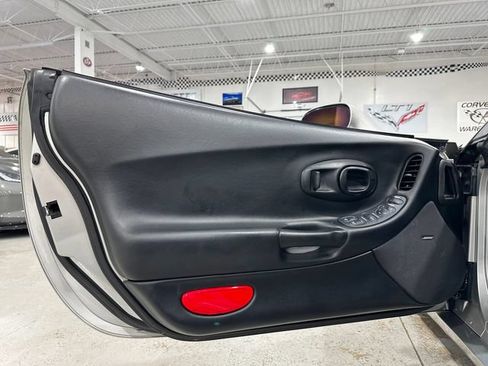 Used 2004 Chevrolet Corvette Z06 w/ Memory Package RWD image 13