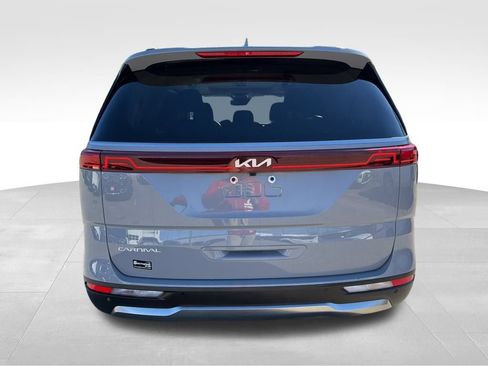 Certified 2024 Kia Carnival SX Prestige image 4