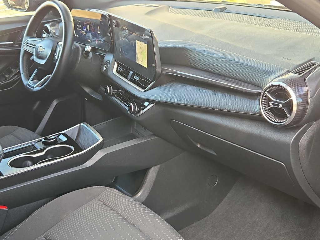 Used 2026 Chevrolet Equinox LT FWD image 33