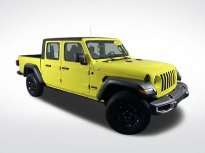 Used 2023 Jeep Gladiator Sport w/ Off Road Group