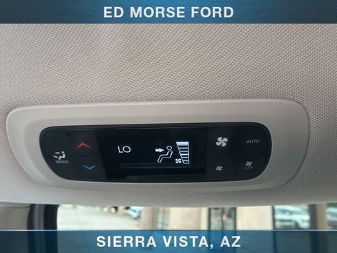 Used 2024 Chrysler Pacifica Touring-L FWD image 21