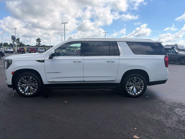 Used 2021 GMC Yukon XL SLT w/ SLT Luxury Plus Package AWD/4WD image 1