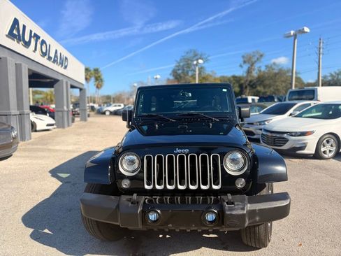 Used 2017 Jeep Wrangler Unlimited Sahara w/ Connectivity Group image 2