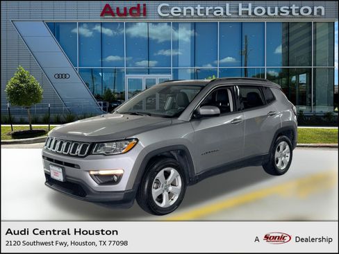 Used 2020 Jeep Compass Latitude image 1