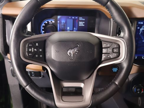 Used 2024 Ford Bronco Outer Banks AWD/4WD image 3